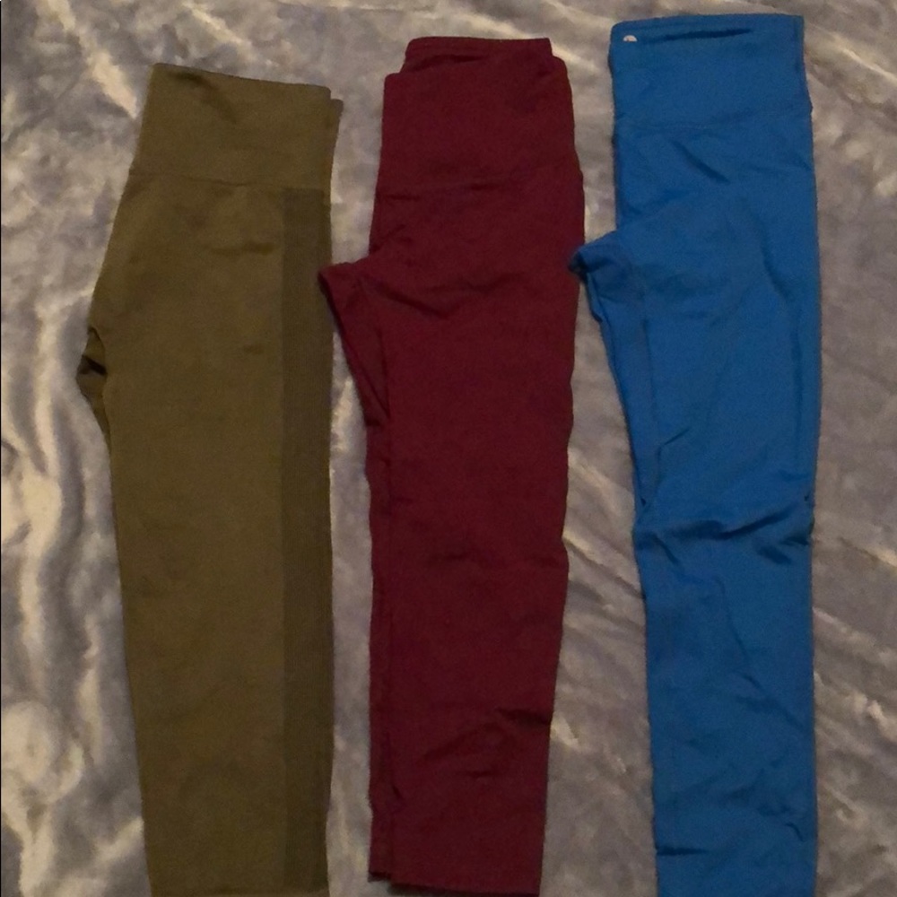 Leggings!! Workout pants .